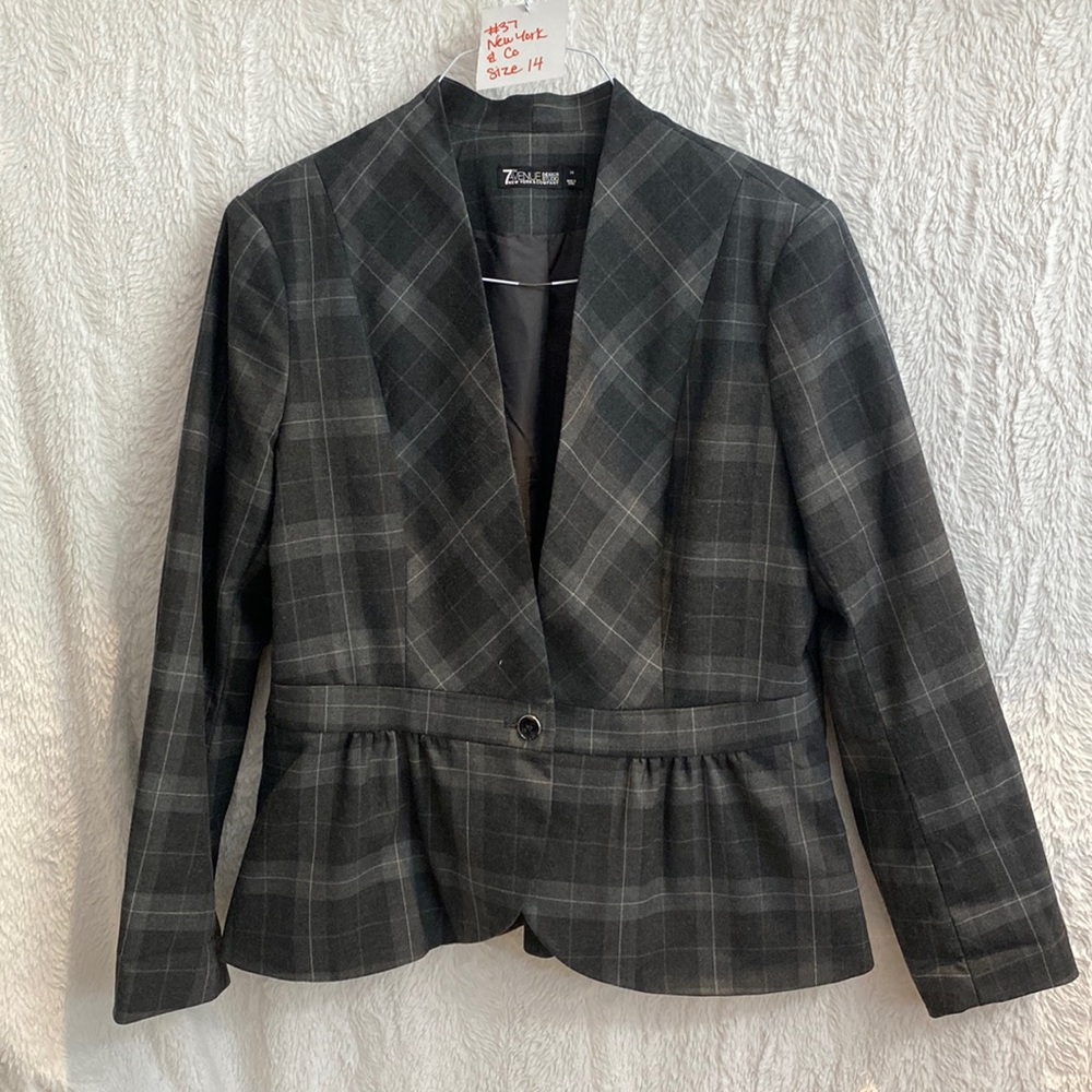 #37 New York & Co size 14